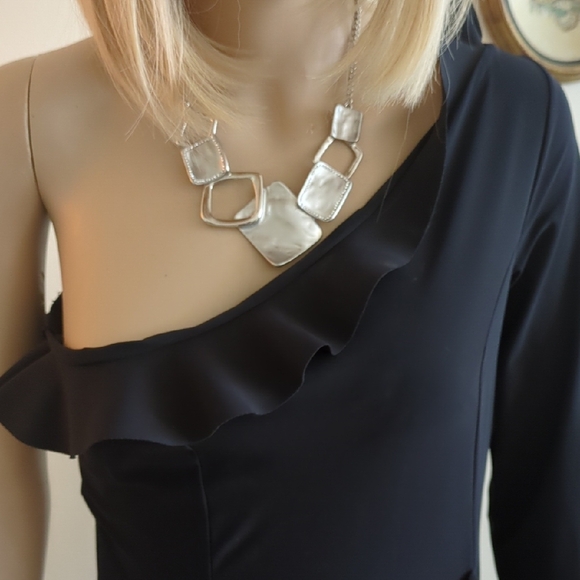 Elegant One-Shoulder Black Dress - Picture 2 of 8